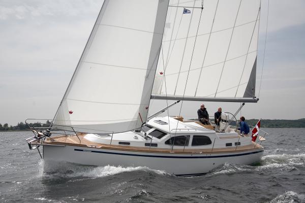 Nordship 380 DS sailing